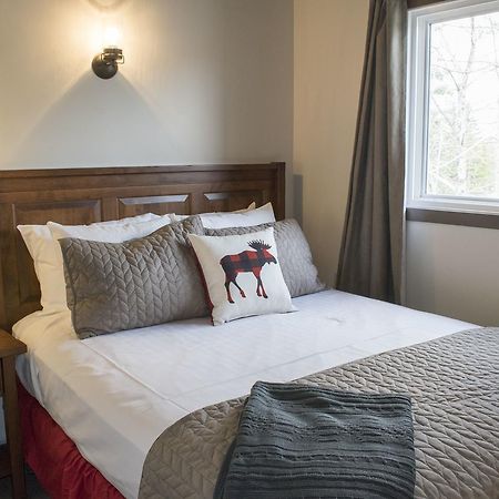 Yamnuska Suites 坎莫尔 外观 照片