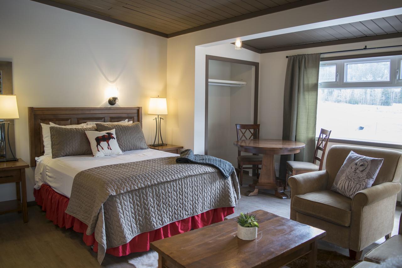Yamnuska Suites 坎莫尔 外观 照片