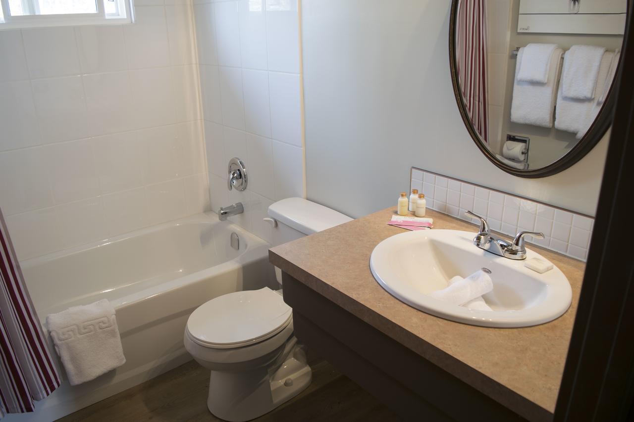 Yamnuska Suites 坎莫尔 外观 照片